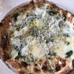 アズーリ - ピザ ビアンケッティ