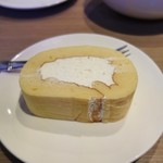 WINE BAR COZY - ロールケーキ