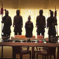 中国料理 「王朝」 ヒルトン名古屋 - 兵馬俑とデザートを並び^ ^