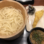 丸亀製麺 - 釜揚げ（特）
            ¥240
            スケソウ鱈天
            ¥150
            高菜おむすび
            ¥130