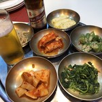 Kaya Korea Restaurant - キムチ6皿は勝手に運ばれてきます
