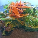 ワカヌイ グリル ダイニング バー 東京 - ワカヌイサラダ  季節野菜とグリーンマスタードドレッシング