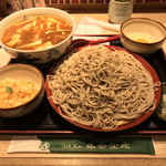 味奈登庵 - カレー南蛮そば 大盛り 別盛り＋玉子♡  
      無料の揚げ玉はもちろん貰う。
      アゲダマビンボー！