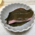 竹隆庵 岡埜 - 桜餅 ¥210