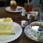 えの木てい - マスカットのケーキと、いちじくのコンポート