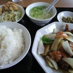 中国料理 同楽縁 - 酢豚定食 630円