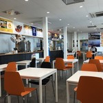 かけはし水産 - 店内はこんな感じ
平日の１３時過ぎ