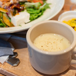 アフタヌーンティー・ラブアンドテーブル - 豚しゃぶサラダ1166円  スープ、かぼちゃサラダ、デザート付