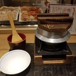 Kakii Redoki - お食事　本日の釜飯 赤出汁付
