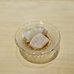 北の華 はやし - ［2018/12］酒肴③ 寒ひらめ 皮 えんがわ カワハギの肝巻き