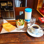 雑伽屋 - モーニングAセット630円