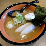 麺や 虎鉄 - 特醤油ラーメン 780円