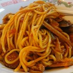 中華料理 鳳凰 - ナポリタンの麺、それは「こんな感じ」ですぜ！中華麺のナポリタン、 面白いです。たくさん食べられる方でしたら、サイドメニューとしてお食べになることをオススメします。