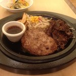 カキヤス イオンモール名古屋ドーム前店 - ハラミステーキとハンバーグのセットです。