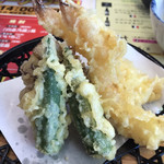 夢庵 - 期間限定の 「天ぷら しゃぶしゃぶ食べ放題」の 天ぷら 2皿目♪海老・舞茸・オクラ。揚げ立て、サクサク╰(*´︶`*)╯♡