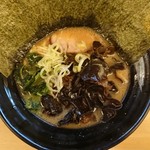 横浜ラーメン　味王 - ラーメン並＋のり・きくらげ増し