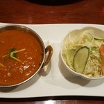 アイオーブン - マトンカレーとサラダ