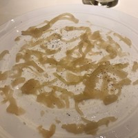 ヤマガタ サンダンデロ - 低温で時間をかけて火を通した玉ねぎ