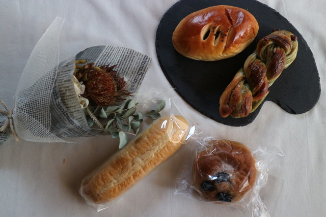 ぶどうぱん コトブキの「商品情報」 ぶどうパン | ベーカリーコトブキ｜姫路