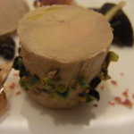 レストラン タテル ヨシノ - トーション仕立てのフォアグラとフォアグラのマリネ　ブリュイセック添え