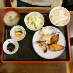 志摩 - 鮭カマ定食¥880