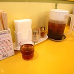 桂花ラーメン - プーアール茶飲み放題が嬉しいですな。