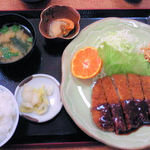 美童女 - トンカツ定食