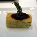 ルポンドシエル - オニオンルージュのマーマレードにローズマリー風味のフォカッチャ