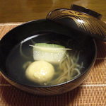 千松しま - 鱶鰭と粟餅、冬瓜の吸物。