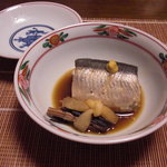千松しま - 特大サイズの秋刀魚を炊いたもの。