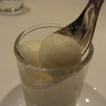 レストラン タテル ヨシノ - アヴァン　デセール　ヨーグルトのソルベ