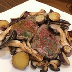 ビストロ バキュース - 蝦夷鹿のロースト