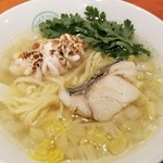 麺屋 六感堂 - 鱈潮そば（白い恋人たちpart2）