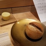 SUGALABO - パンとボルディエのバター