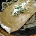いりこぶ家 - きつねうどん（小・アップ）