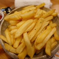 ブルーキッチン 堺筋本町店 - 山盛りフレンチフライポテト