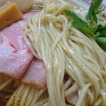 自家製麺 くろ松 - 麺のアップをパシャ！
