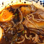 麺 テッペン - この揚げた唐辛子が辛いのよ(^^)
