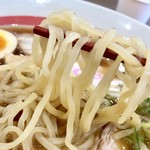 幸楽苑 - 中太ウェーブの麺