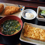 Meshiya Shokudou - 手作り玉子焼き、生姜風味の茄子の煮浸し、たっぷりネギとわかめの味噌汁など