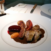 ベージュ アラン・デュカス 東京 - 