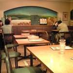 Osteria Cocogoloso - 店内のテーブル席の風景です