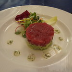 カジュアルフレンチ アミューズ - 鮪とアボガドのミルフィーユ　フレッシュサラダ添え　90kcal