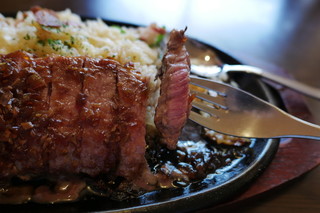 pony - カットステーキ＆ガーリックピラフ