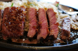 pony - カットステーキ＆ガーリックピラフ