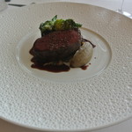 フレンチレストラン ミクニ サッポロ - 鹿肉のロース、腿のラグー、バラ肉のグリル