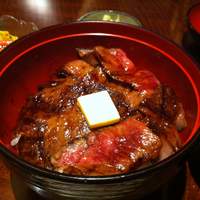 赤坂 津つ井 総本店 - 名物ビフテキ丼