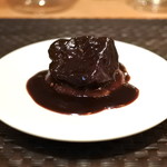 ARMONICO - 和牛頰肉の赤ワイン煮込み
