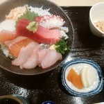 粋 炉端 - 伊豆の地魚海鮮丼