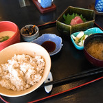 Hanaikada - 麦とろ膳 900円